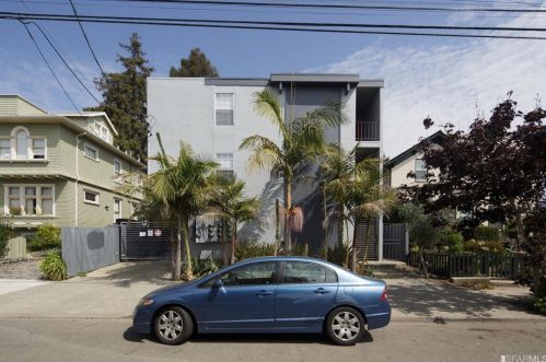 2537 Fulton St, Berkeley, CA 94704-2727