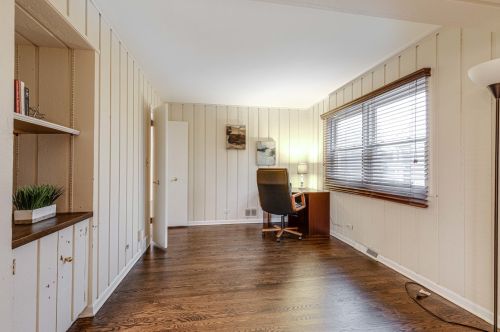 1020 Summit Dr, Bannockburn IL  60015-1823 exterior