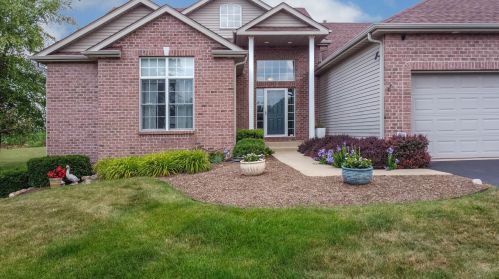 9956 Springborough Dr, Rockford, IL 61107-2904