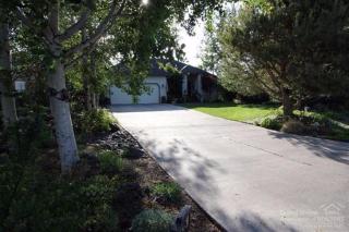 635 22nd St, Eagle Crest, OR 97756-8431