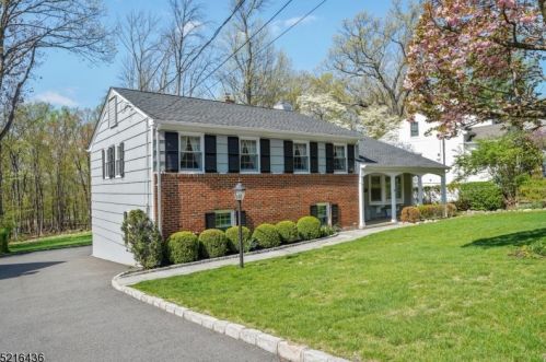 26 Pine Grove Rd, Berkeley Heights, NJ 07922-1619