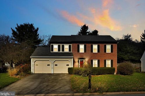 3122 Greenridge Dr, Lancaster, PA 17601-1368