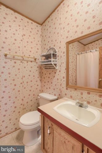 200 Cricklewood Ct, Lancaster PA  17603-2173 exterior