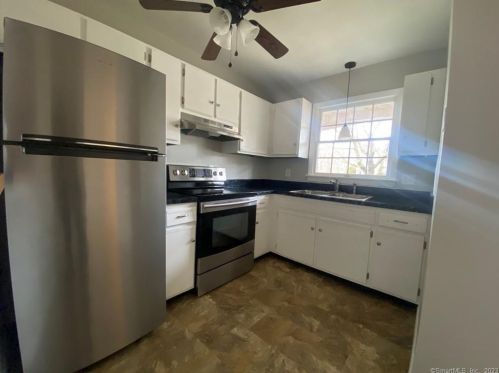 28 Athol St, Killingly, CT 06239-1901