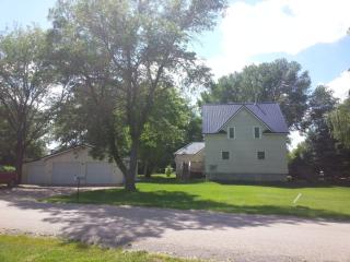 513 Elm St, Langford, SD 57454-2149