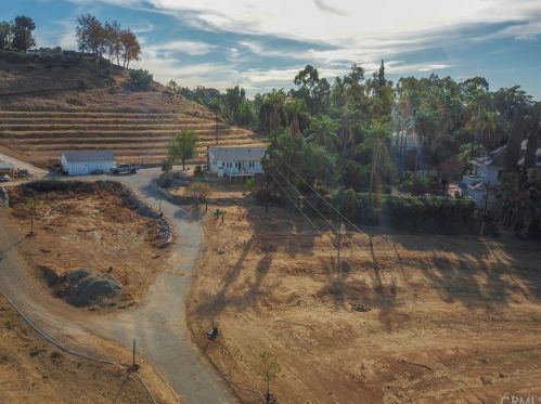 6040 Hawarden Dr, Riverside, CA 92506-4520