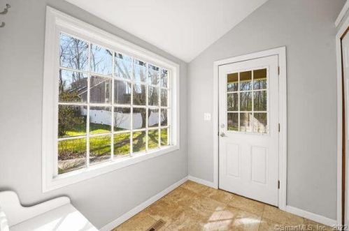 35 Philo Curtis Rd, Sandy Hook CT  06482-1220 exterior