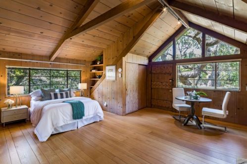 2000 Amherst St, Palo Alto, CA 94306-1202