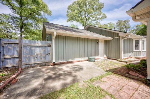 102 Chimney Pl, Warner Robins GA  31088-6523 exterior