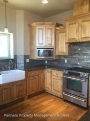 3741 Yew Ln, Eagle Crest OR  97756-0255 exterior