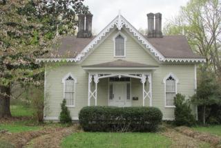 429 Main St, Bolivar, TN 38008-2042