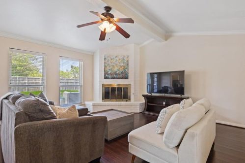 1801 Kensington Dr, Carrollton TX 75007-2463 exterior