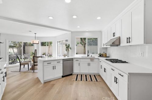 7 Rhode Is, Irvine CA  92606-1755 exterior