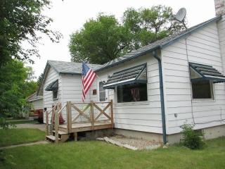 103 2nd St, Mohall, ND 58761-4209