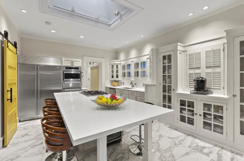 4332 Avondale Ave, Dallas TX  75219-3115 exterior