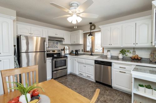 11411 Eidelweiss St, Minneapolis, MN 55433-3445