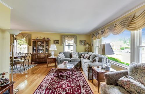 7627 Kedzie St, Niles IL  60714-2531 exterior