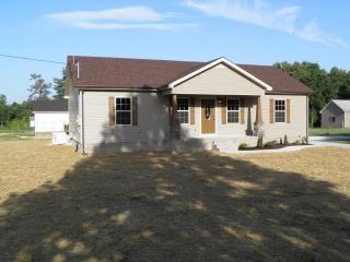 15 Lakeview Ave, Manchester, TN 37355-3013