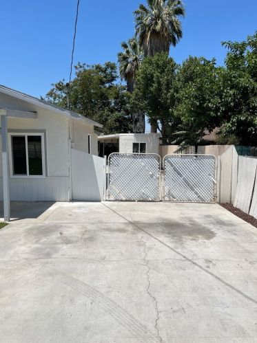 549 Prospect Ave, Riverside CA  92507-1720 exterior