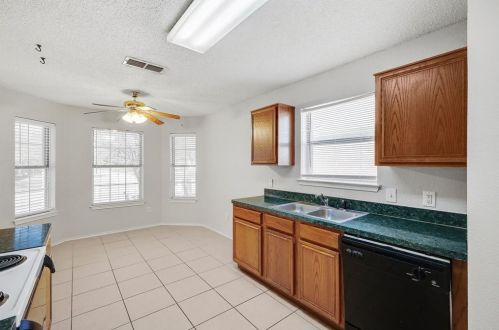 10513 Shadywood Dr, Fort Worth TX  76140-5463 exterior