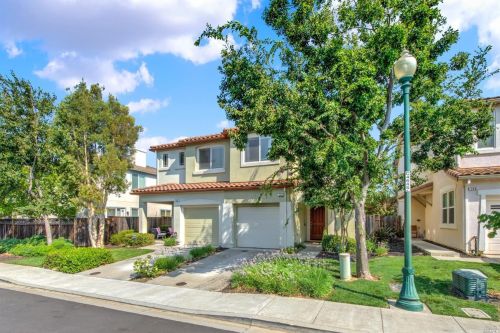754 Portofino Ct, Vacaville, CA 95687-5681