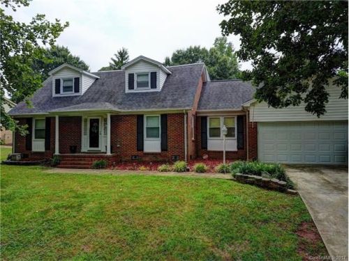 3305 Rollingwood Dr, Gastonia, NC 28052-5058