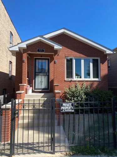 928 34th Pl, Chicago, IL 60608-6718