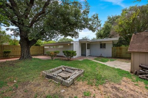 8332 Carrick St, Fort Worth TX  76116-6818 exterior
