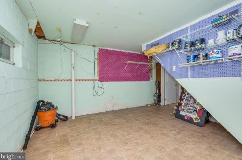 365 Big Oak Dr, Shepherdstown WV 25443-4598 exterior