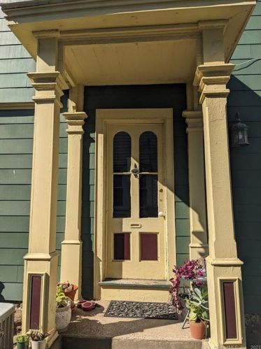 158 College St, Middletown, CT 06457-3201