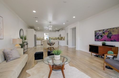 225 Wicker, Irvine CA  92618-1170 exterior