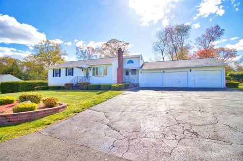 36 Cedar Ln, Waterbury, CT 06716-2232