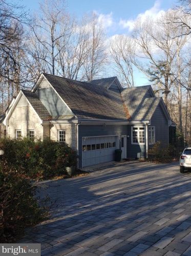 1916 Woodberry Mill Rd, Powhatan, VA 23139-5300