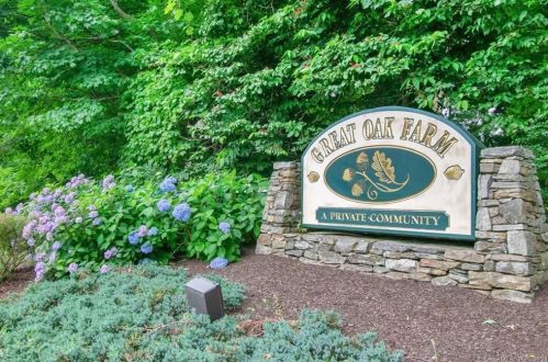 96 Secret Hollow Rd, Upper Stepney CT  06468-1284 exterior