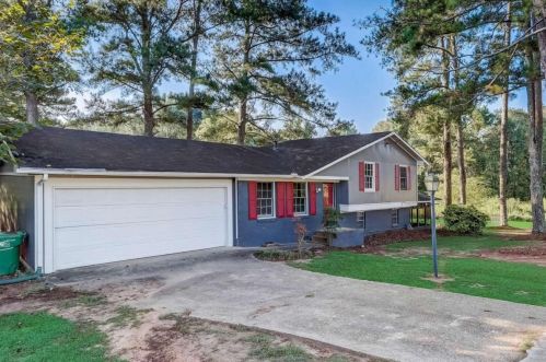 7010 Fielder Rd, Rex GA 30273-2410 exterior