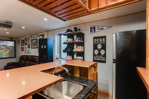 207 County Rd F, Saint Paul MN  55110-3845 exterior