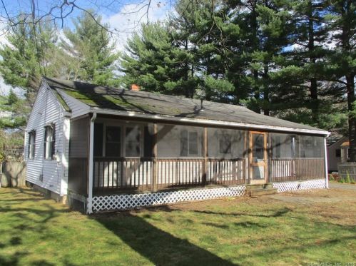 418 Spring St, Windsor Locks, CT 06096-1743