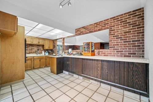 241 Fairwood Dr, Lemont IL  60440-2810 exterior