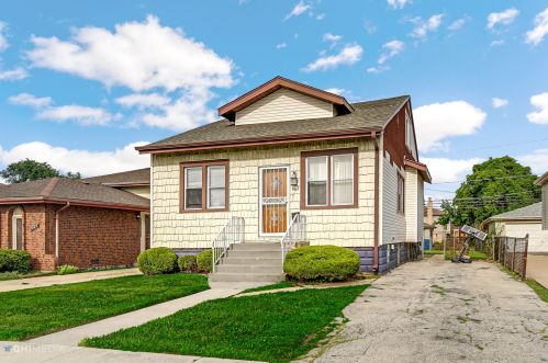 407 Calhoun Ave, Calumet City, IL 60409-2312
