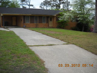 3043 Manchester Dr, Macon, GA 31206-3329