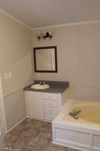 1724 Highway 330, Bogart GA  30622-2912 exterior