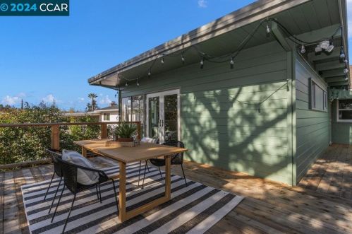 1945 Encima Dr, Concord CA  94519-2207 exterior
