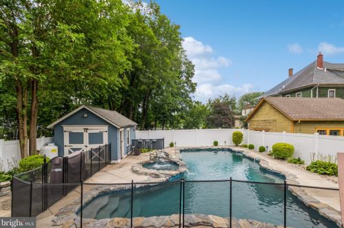 305 Westmont Ave, Haddonfield NJ 08033-2318 exterior