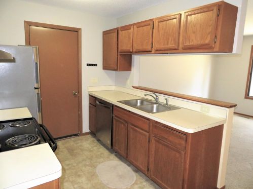 5978 Fernwood St, Saint Paul MN  55126-8462 exterior