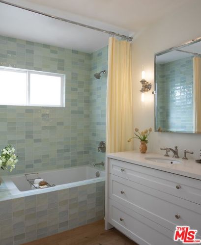 1410 Stanford Dr, Glendale CA  91205-3615 exterior