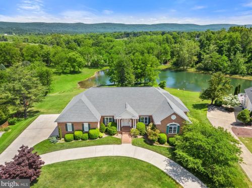 250 Eastland Dr, Charles Town, WV 25414-2503