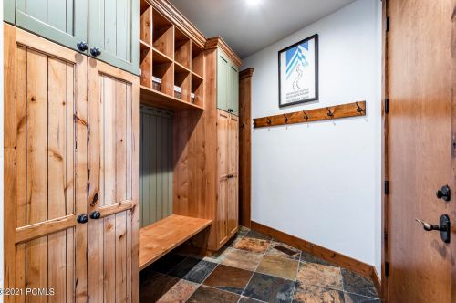 6050 Mtn Rnch Dr, Park City UT 84098-6177 exterior