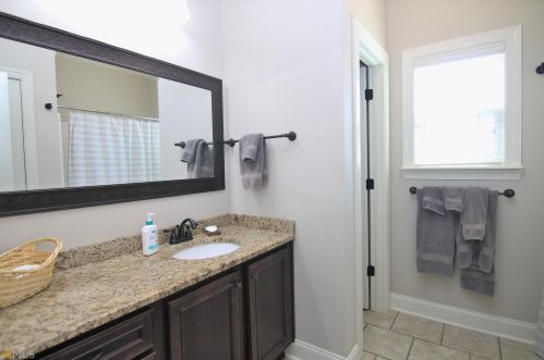 2074 Hiwassee Dr, Bonaire GA  31005-2507 exterior