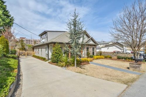 40 Park St, Buford, GA 30518-3055