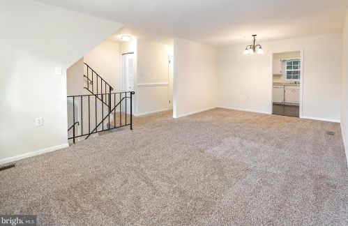12313 Cinnamon St, Woodbridge VA  22192-1711 exterior